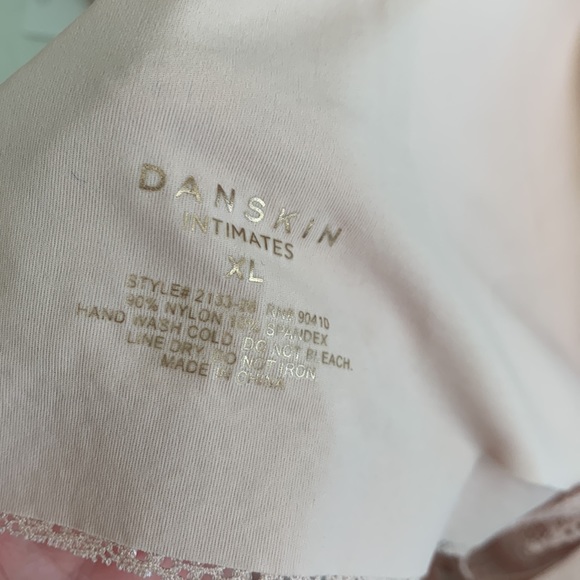 🔺SOLD🔺DANSKIN Intimates Laser-cut Lace Lounge Bra. XL. Pink - Picture 3 of 6